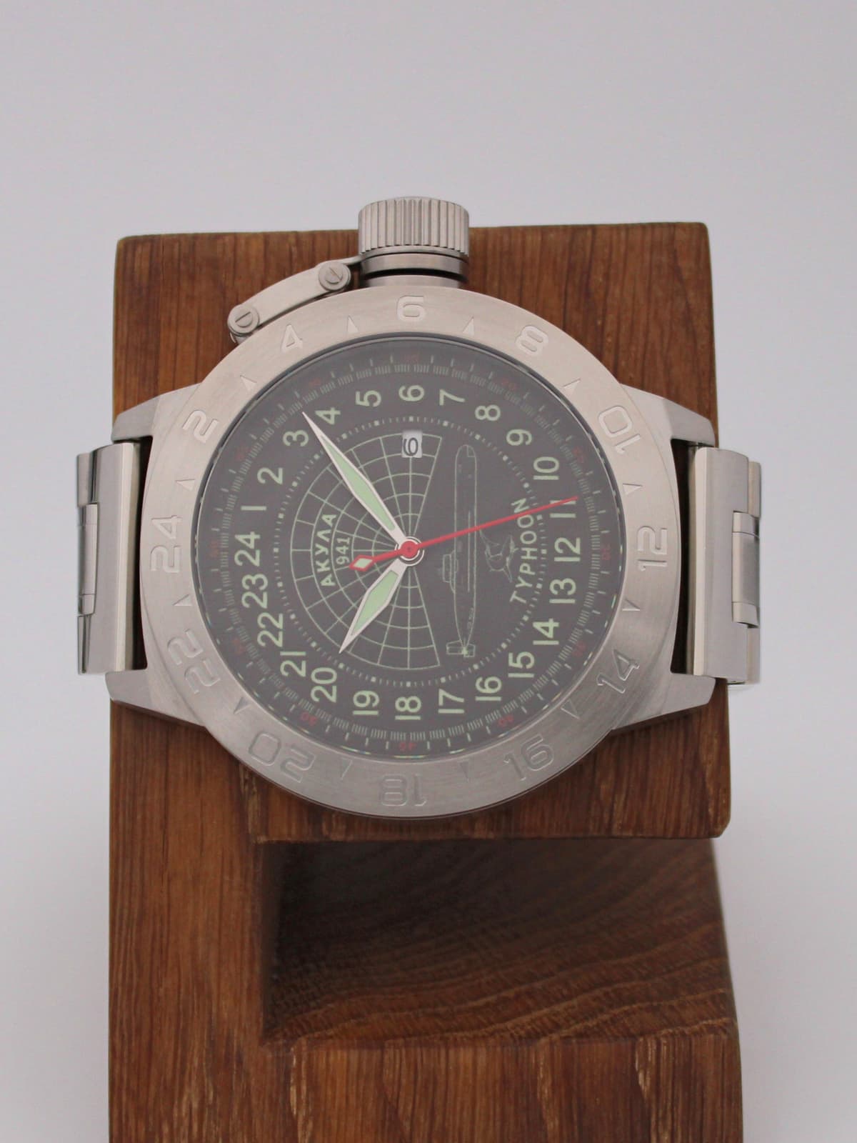 Часы 941 / Акула (Typhoon) кварцевые (Ronda 515.24H) Q52.145.2