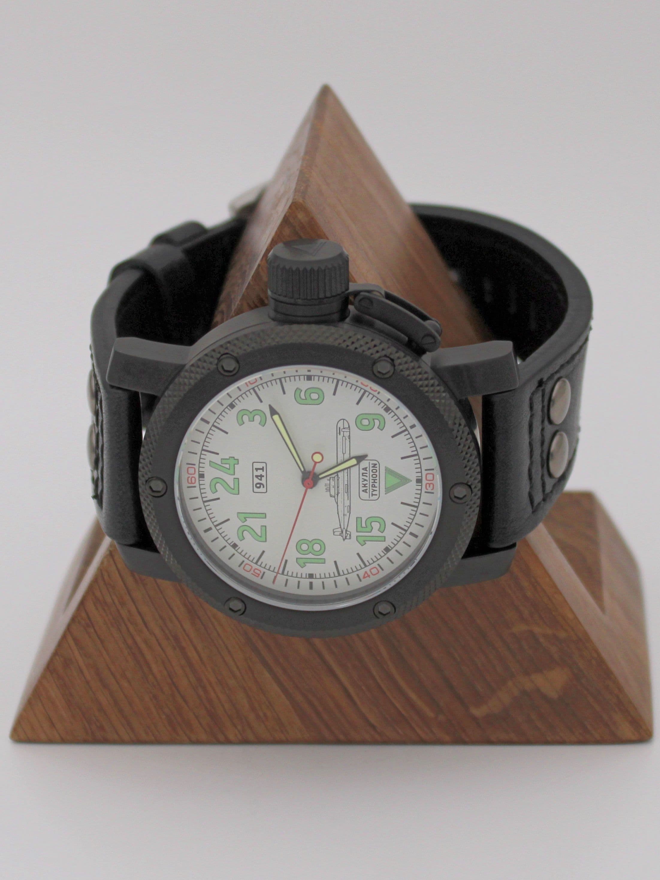 Часы 941 / Акула (Typhoon) механические (Ракета 2623) 103.051.01