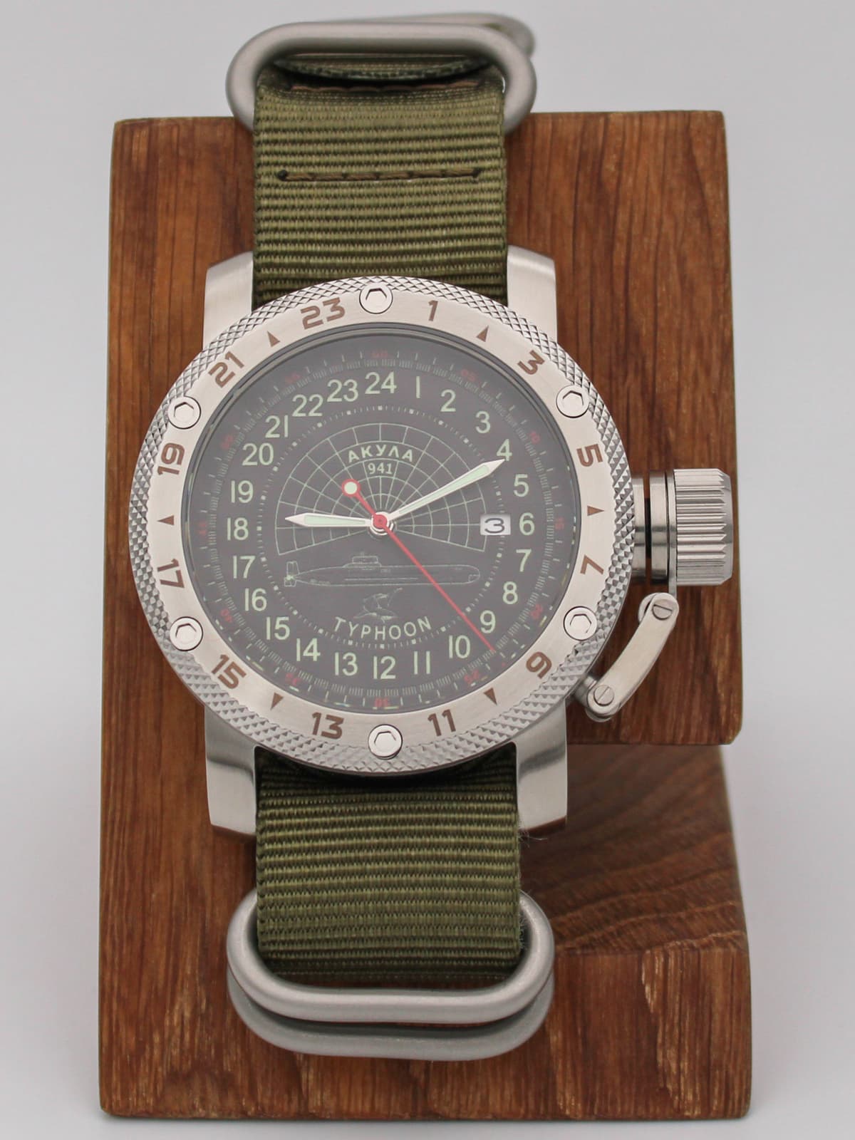 Часы 941 / Акула (Typhoon) кварцевые (Ronda 515.24H) Q47.145.21