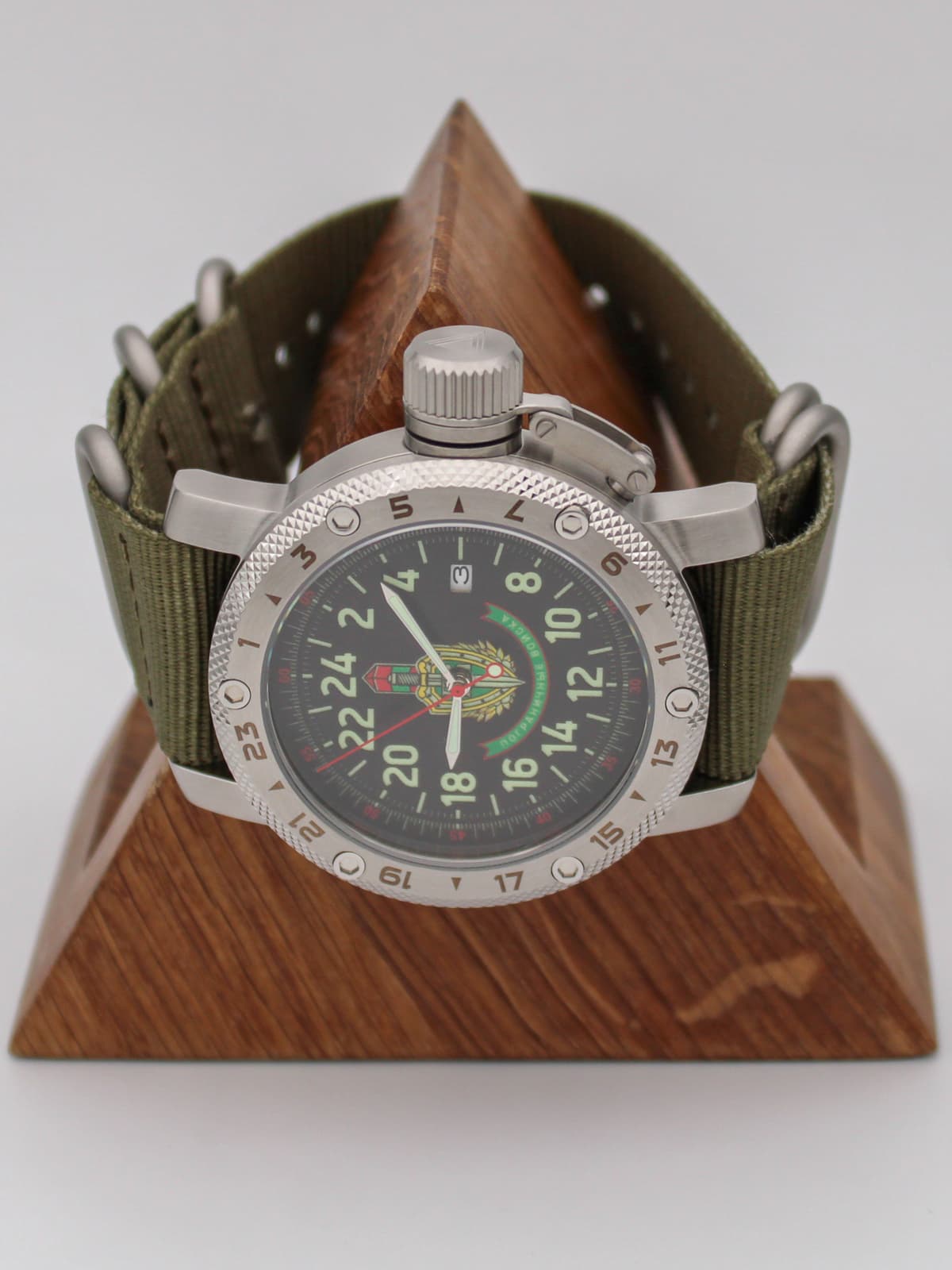 Часы Погранвойска кварцевые (Ronda 515.24H) Q47.174.21