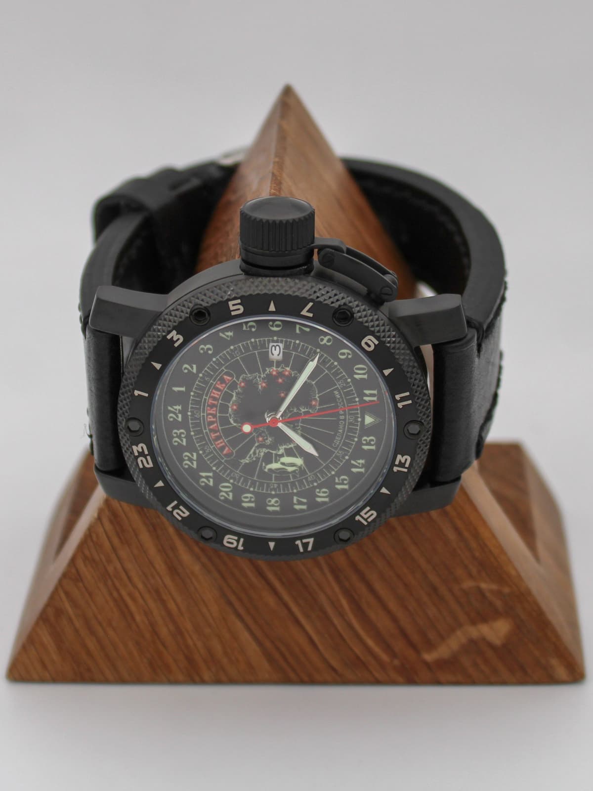 Часы Полярные / Антарктика кварцевые (Ronda 515.24H) Q147.141.01