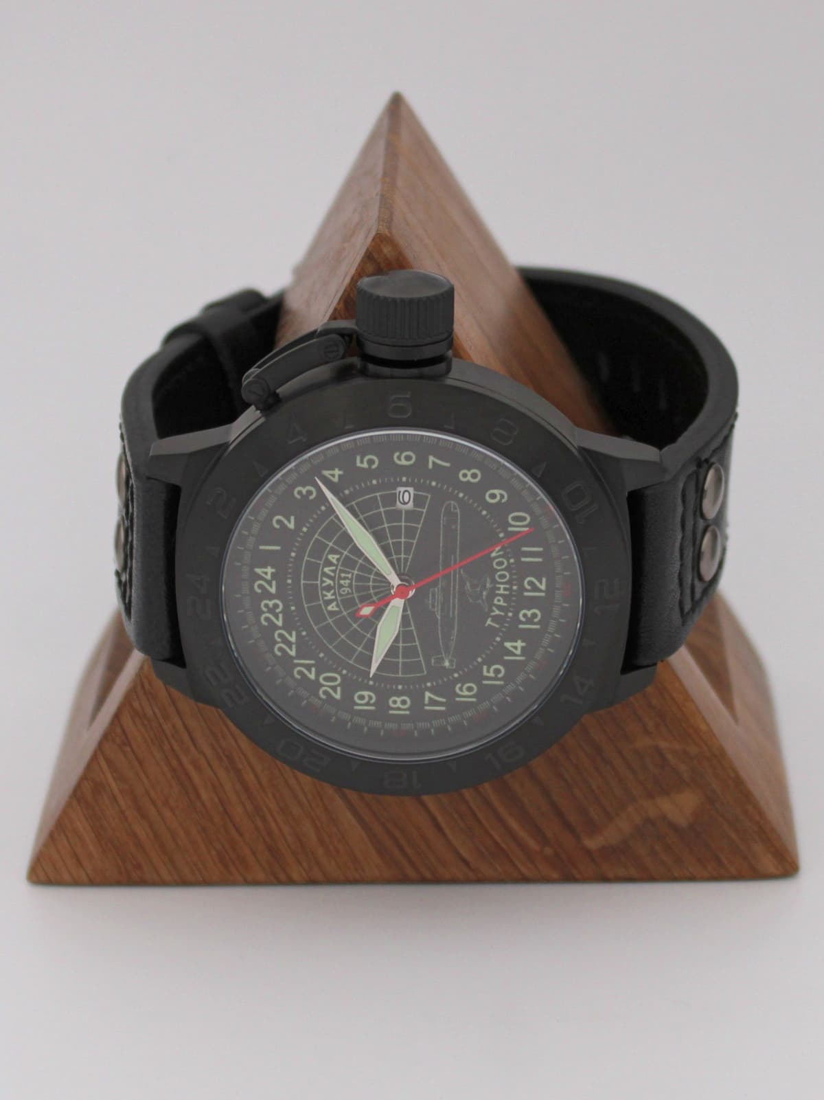 Часы 941 / Акула (Typhoon) кварцевые (Ronda 515.24H) Q152.145.01