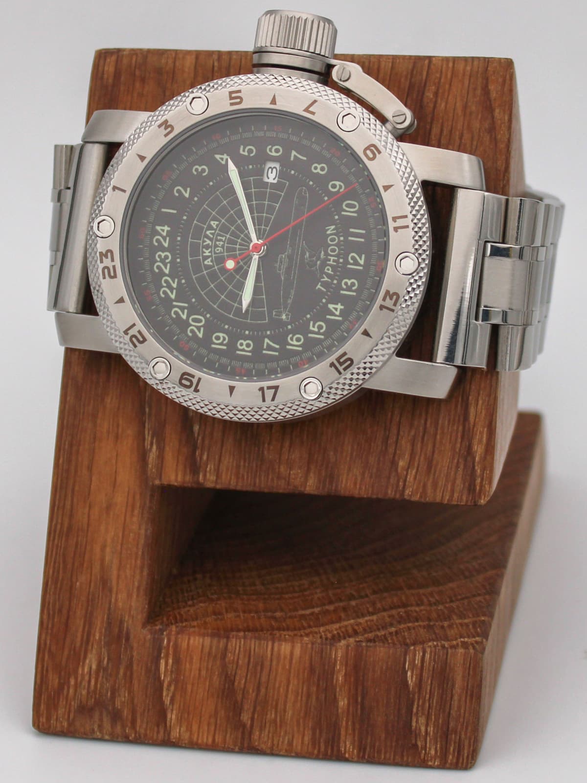 Часы 941 / Акула (Typhoon) кварцевые (Ronda 515.24H) Q47.145.2