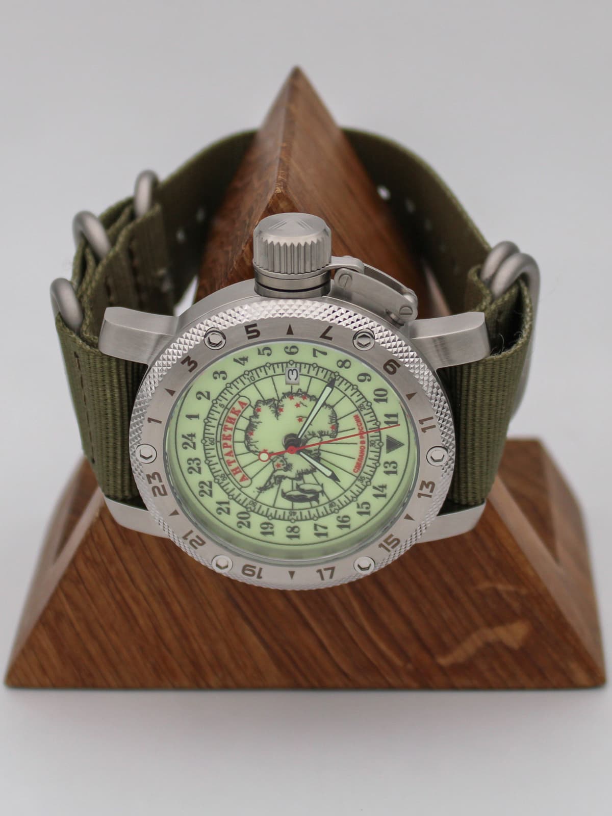 Часы Полярные / Антарктика кварцевые (Ronda 515.24H) Q47.140.21