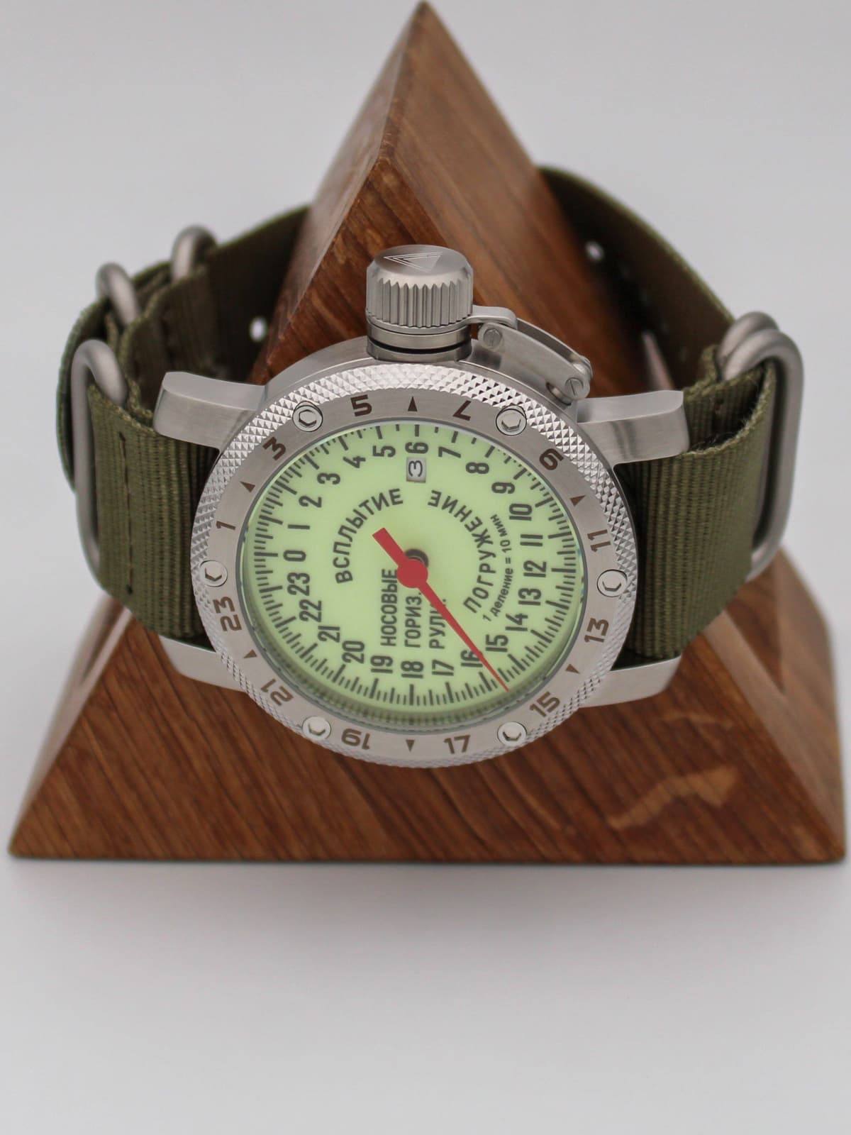 Часы Погружение / Всплытие однострелочные кварцевые (Ronda 515.24H) Q47.181.21