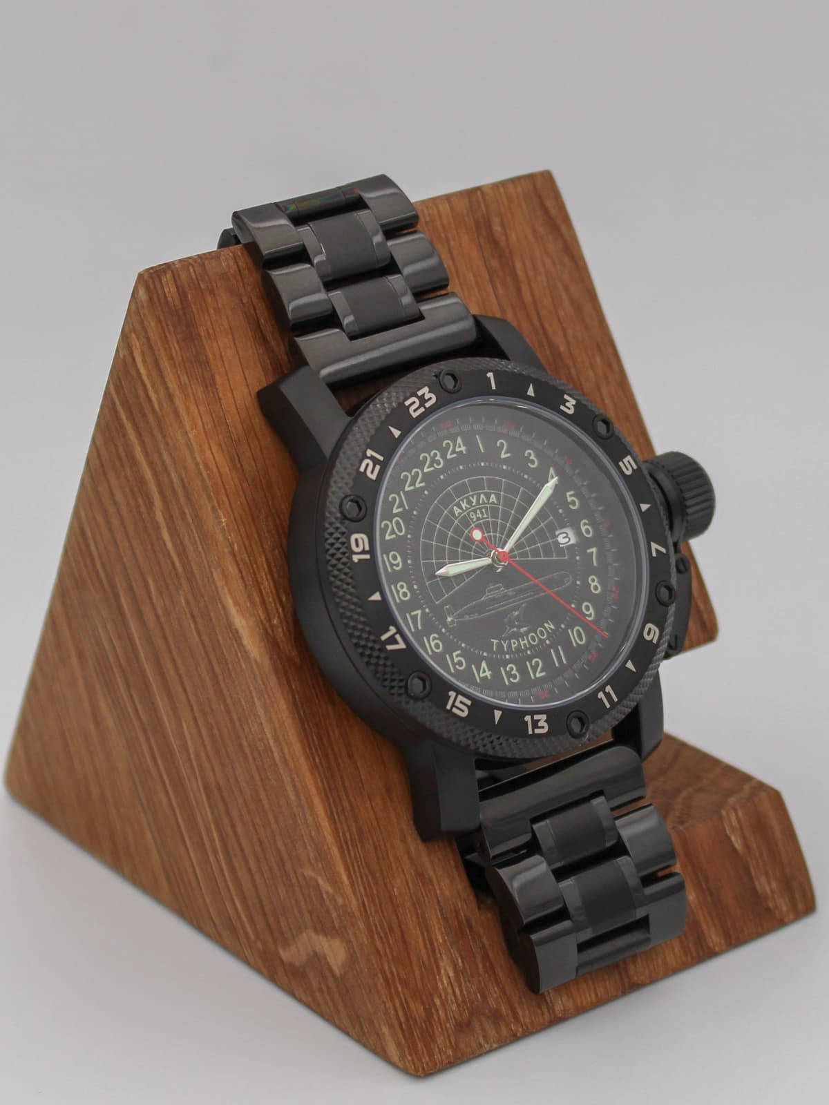 Часы 941 / Акула (Typhoon) кварцевые (Ronda 515.24H) Q147.145.1