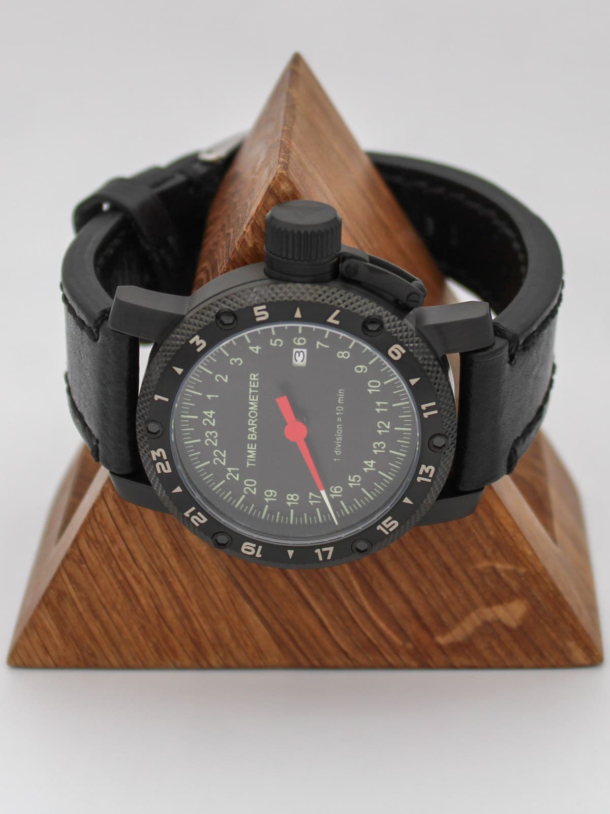 Часы Time Barometer однострелочные кварцевые (Ronda 515.24H) 147.601.01