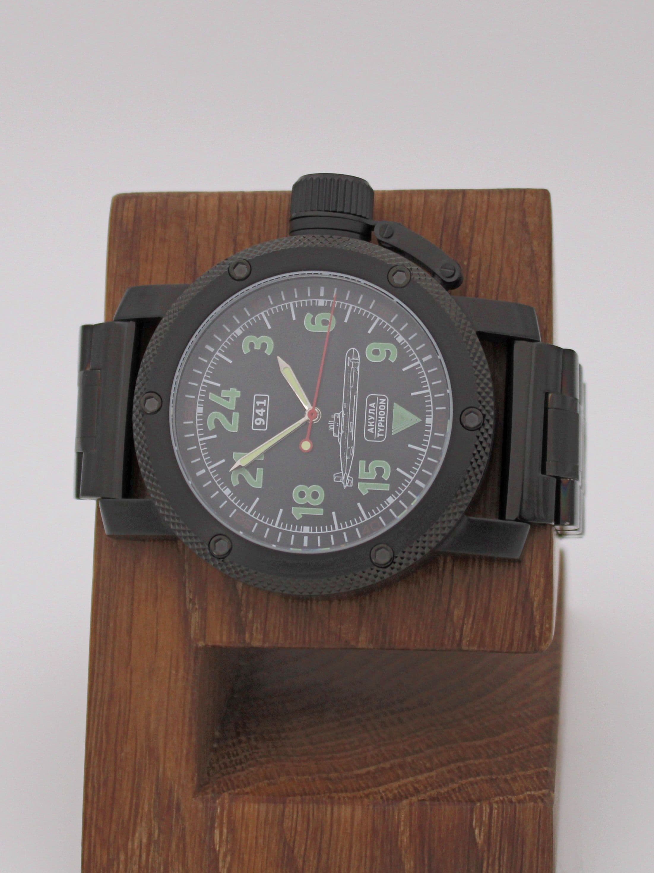 Часы 941 / Акула (Typhoon) механические (Ракета 2623) 103.054.1