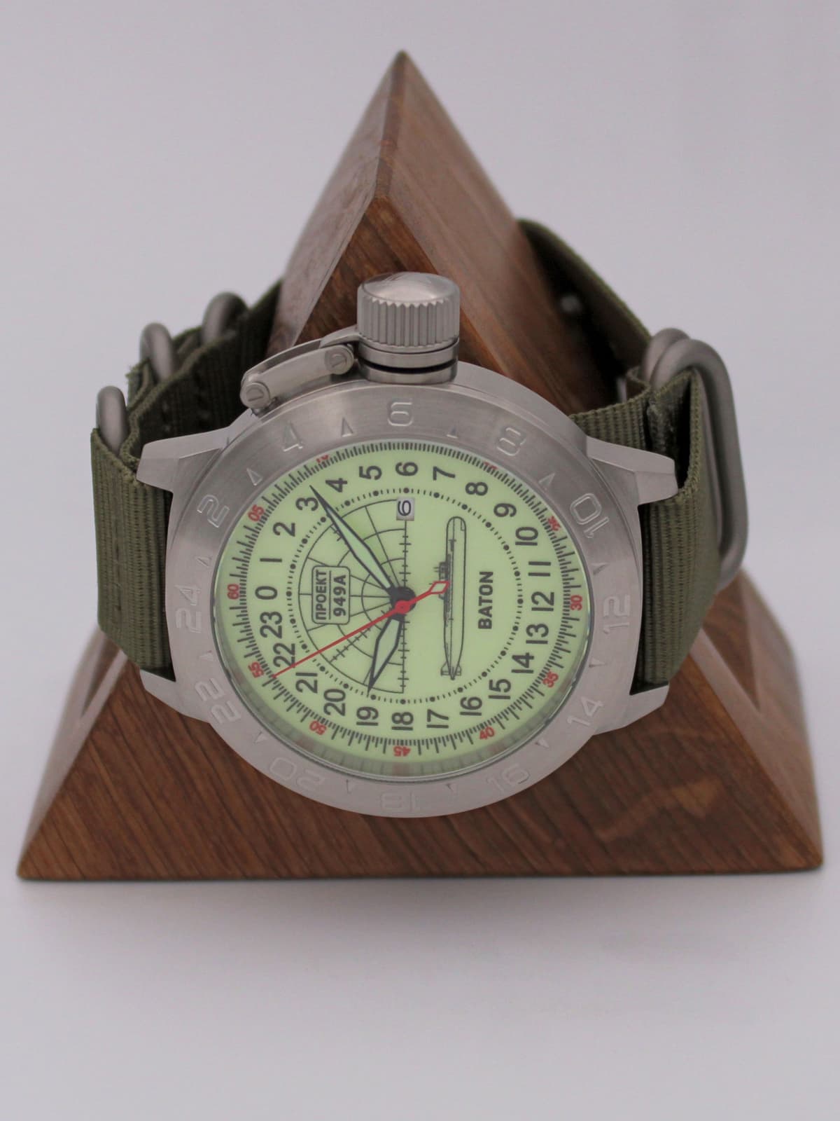 Часы 949А / Baton кварцевые (Ronda 515.24H) Q52.046.21