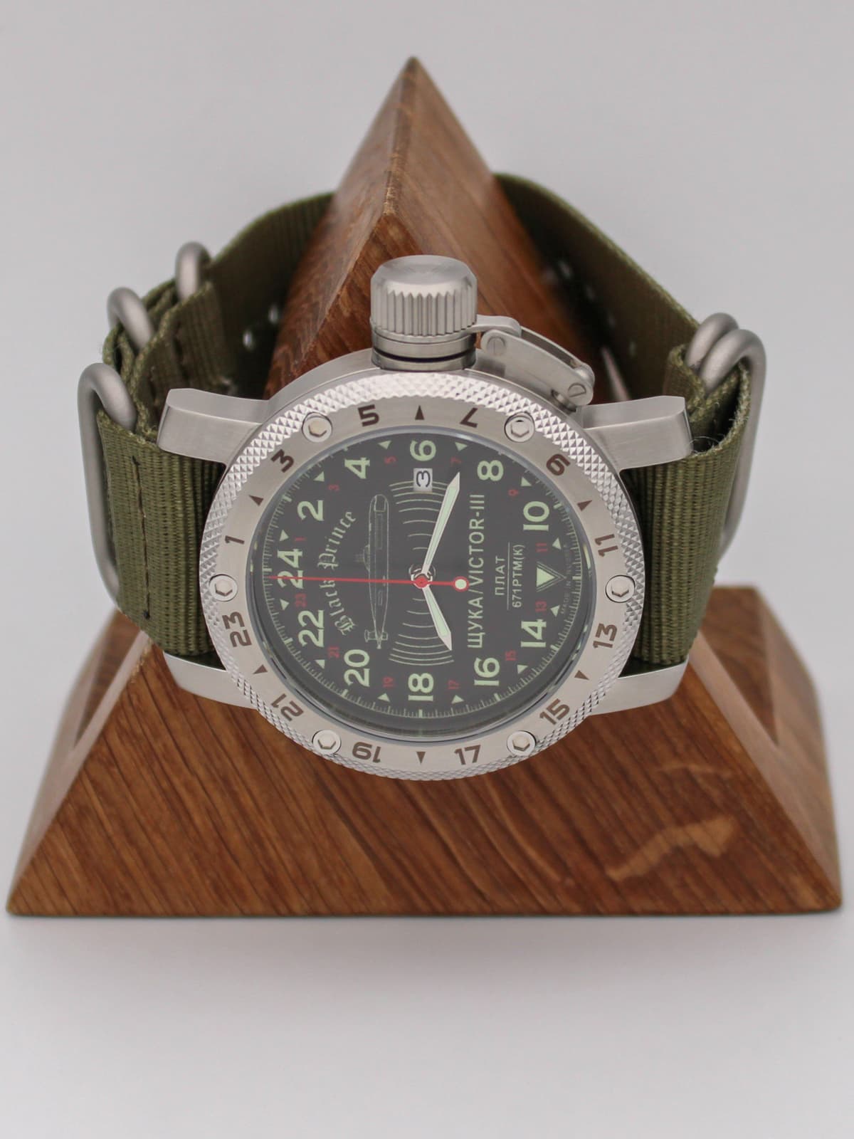 Часы 671 / Щука (Black Prince) кварцевые (Ronda 515.24H) Q47.068.21