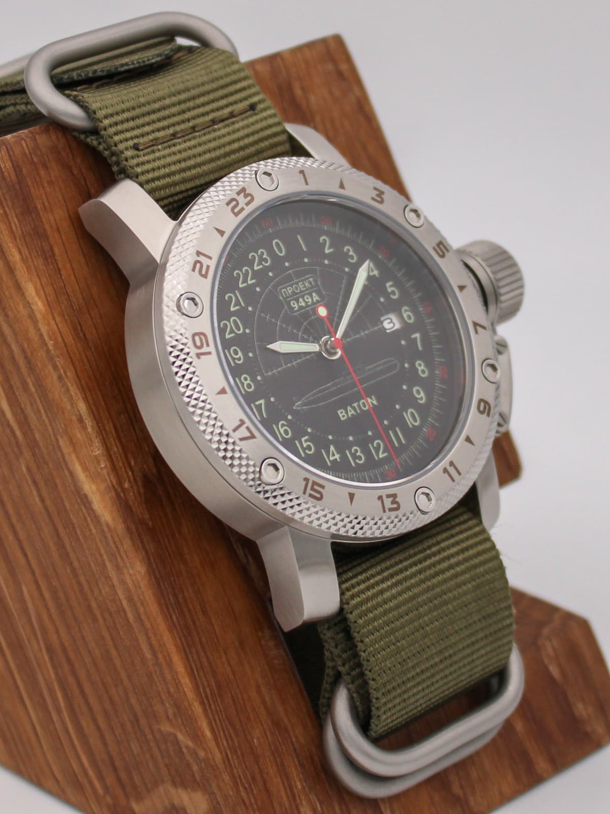 Часы 949А / Baton кварцевые (Ronda 515.24H) Q47.047.21