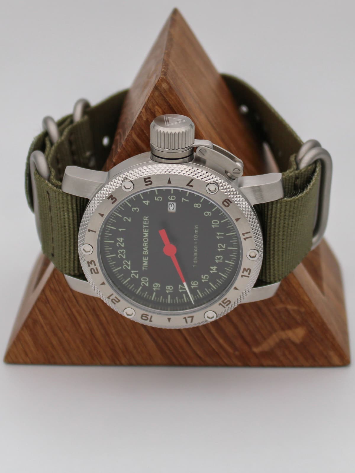 Часы Time Barometer однострелочные кварцевые (Ronda 515.24H) 47.601.21