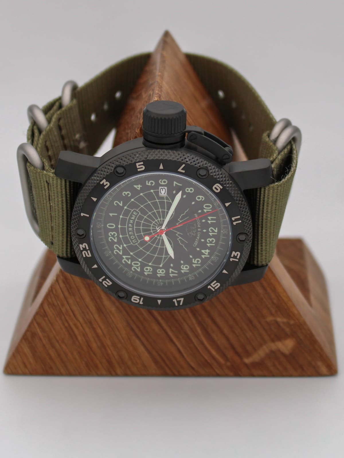 Часы Полярные кварцевые (Ronda 515.24H) Q147.133.21