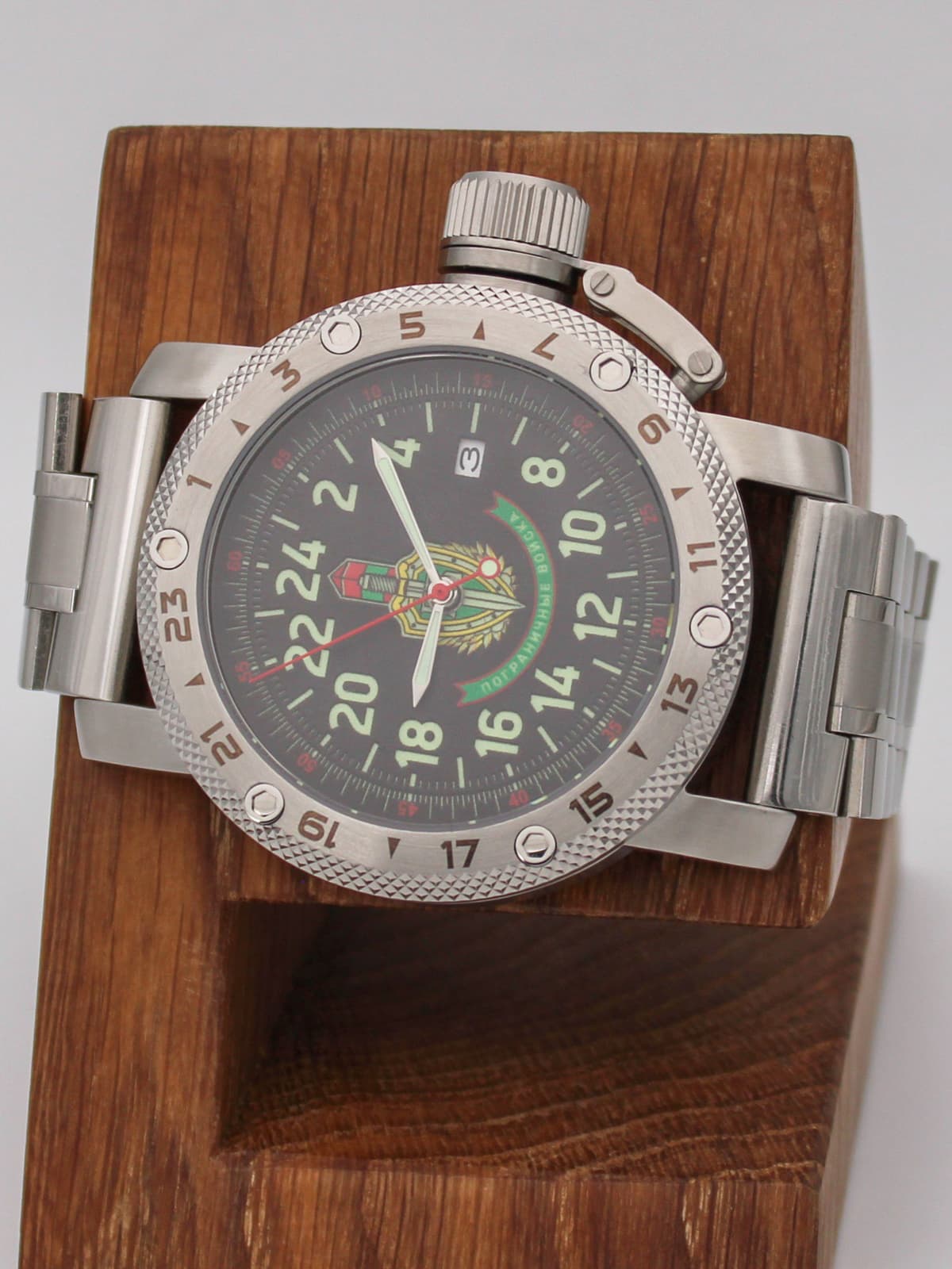 Часы Погранвойска кварцевые (Ronda 515.24H) Q47.174.2